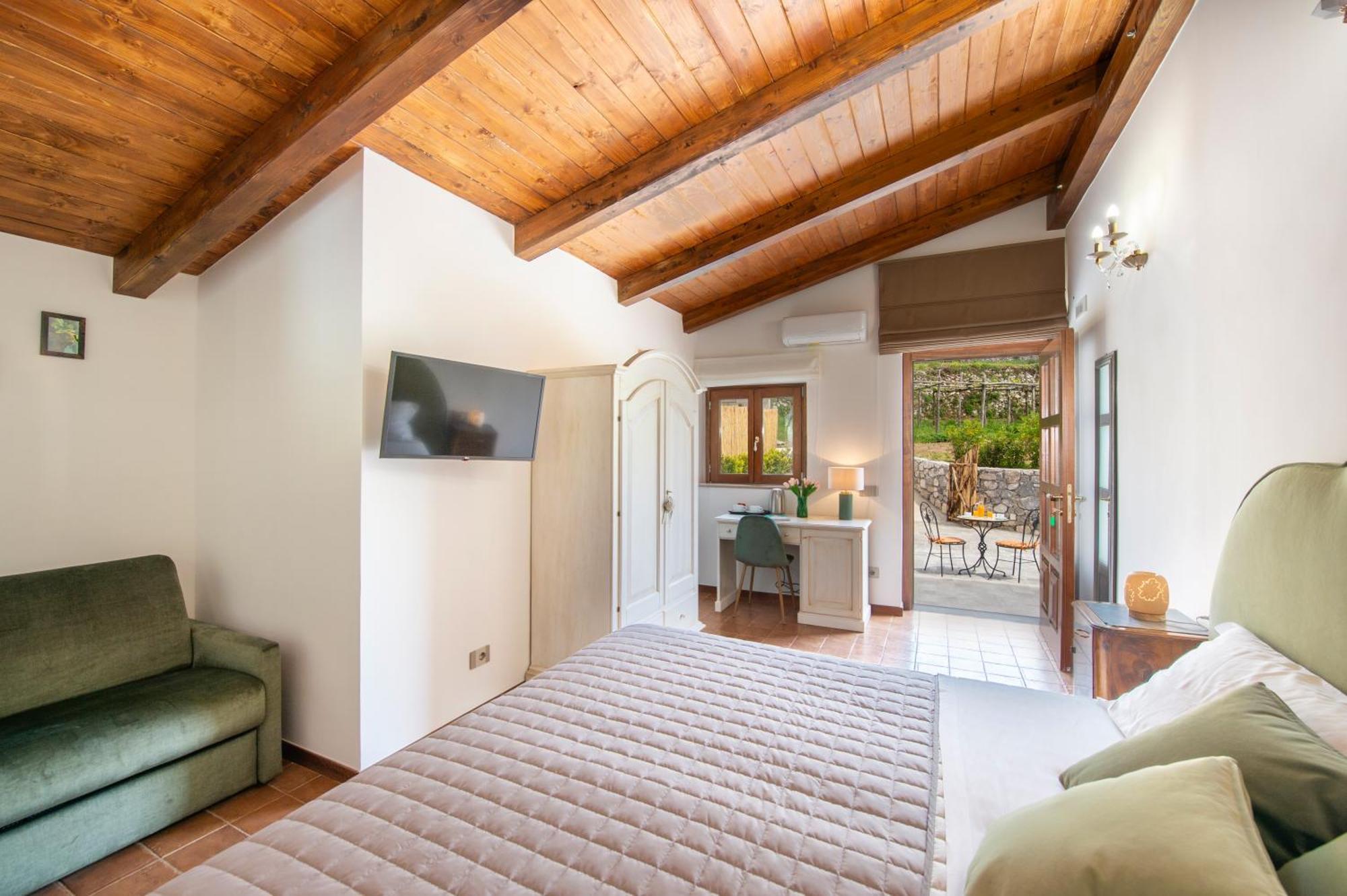 Bed and Breakfast Il Vigneto Di Nonno Pietro Аджерола Экстерьер фото
